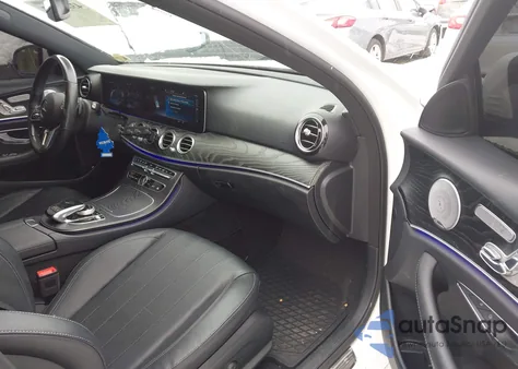 2020 Mercedes-Benz E 350 4Matic z USA, uszkodzony, nr VIN WDDZF8EB3LA729693